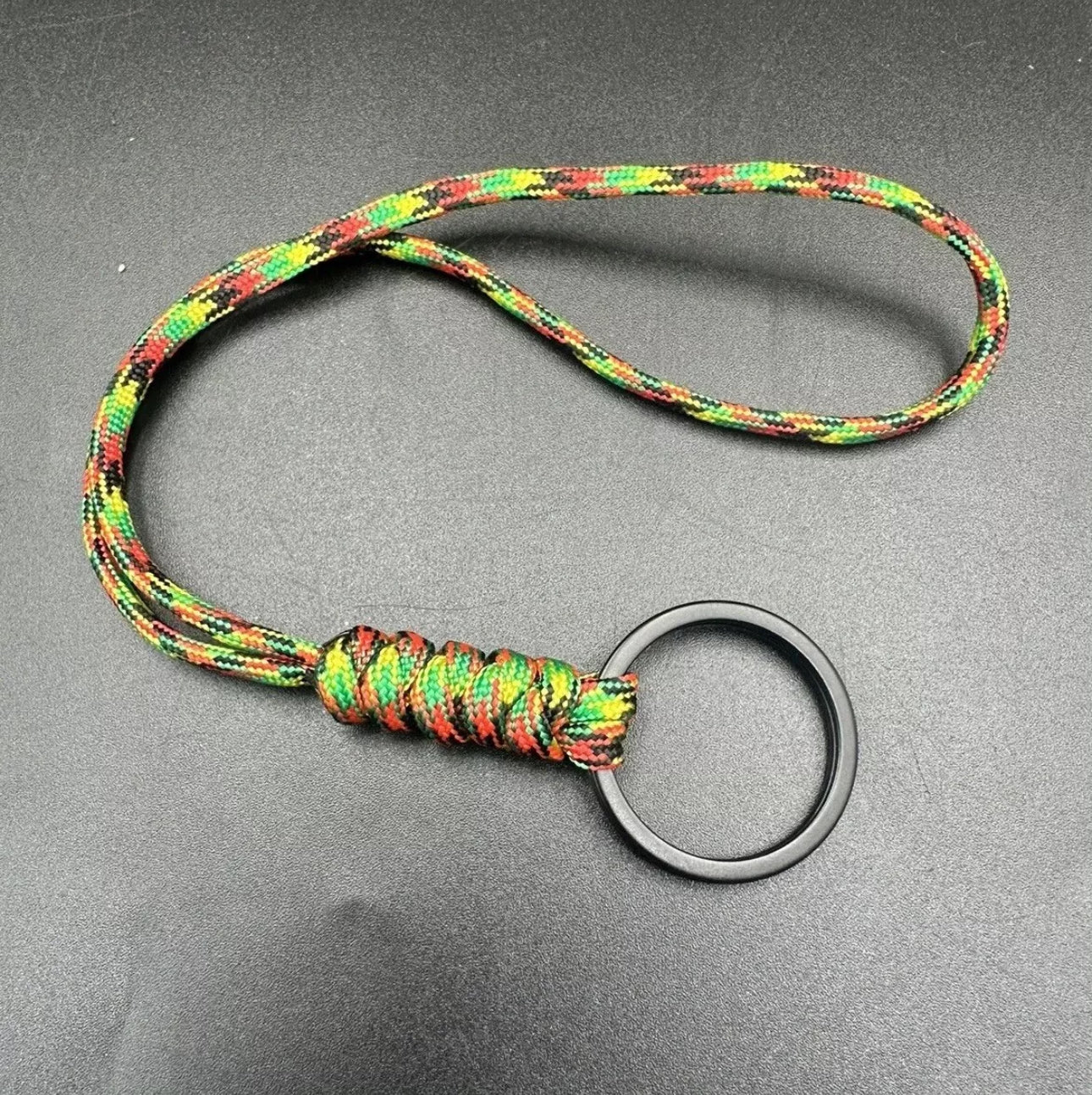 Paracord snake Knott lanyard with black split Ring