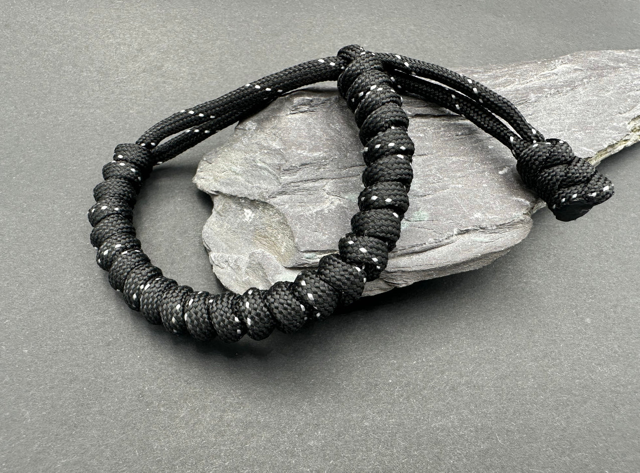 Paracord survival bracelets in tactical black  lightweight handmade snake knott design U.K.
