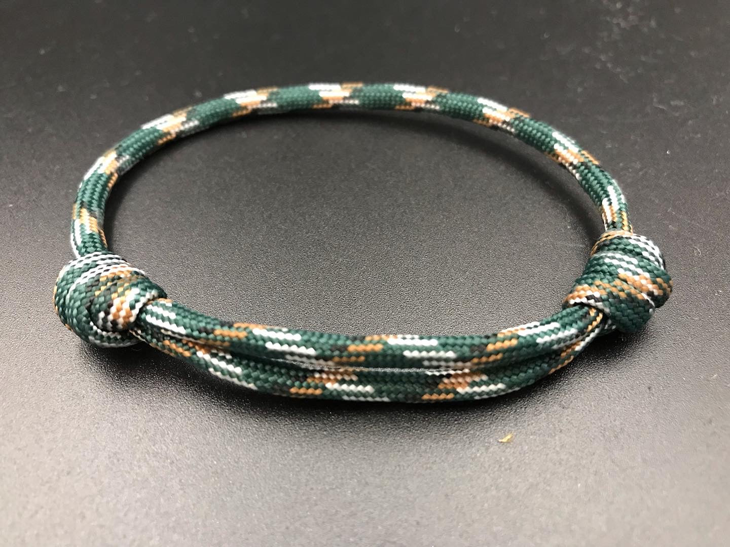 paracord friendship bracelet and accessories