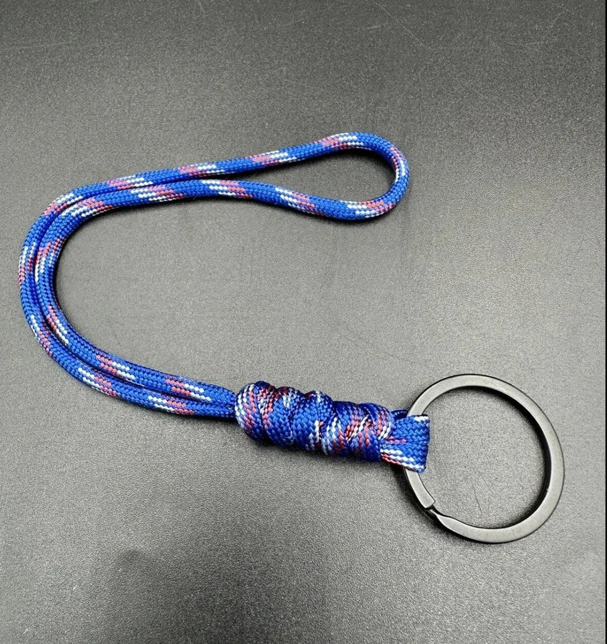 Paracord snake Knott lanyard with black split Ring