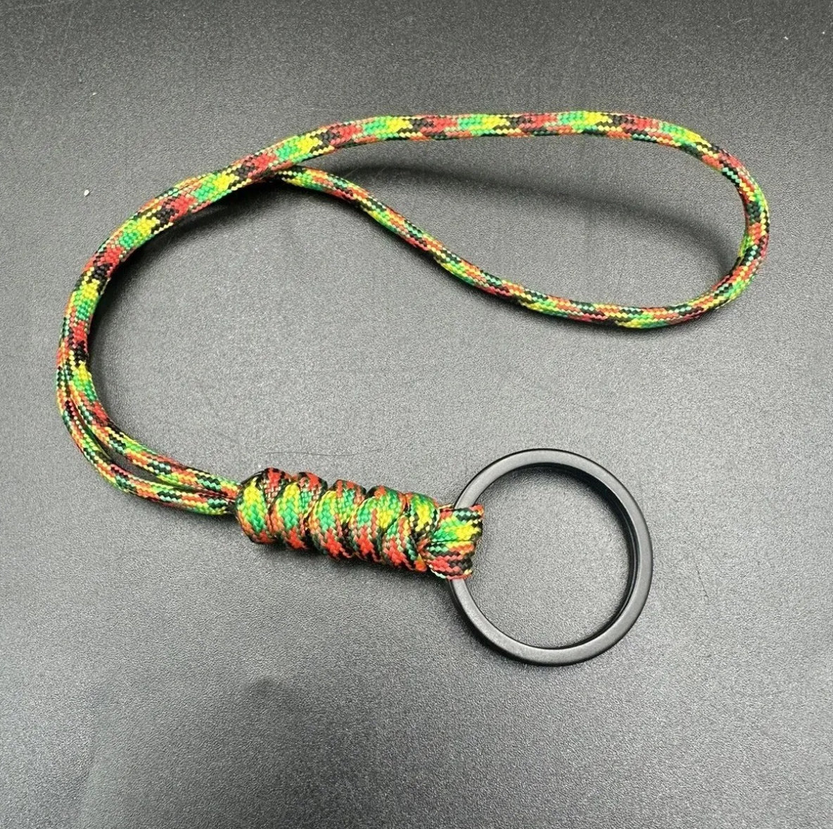 Paracord snake Knott lanyard with black split Ring