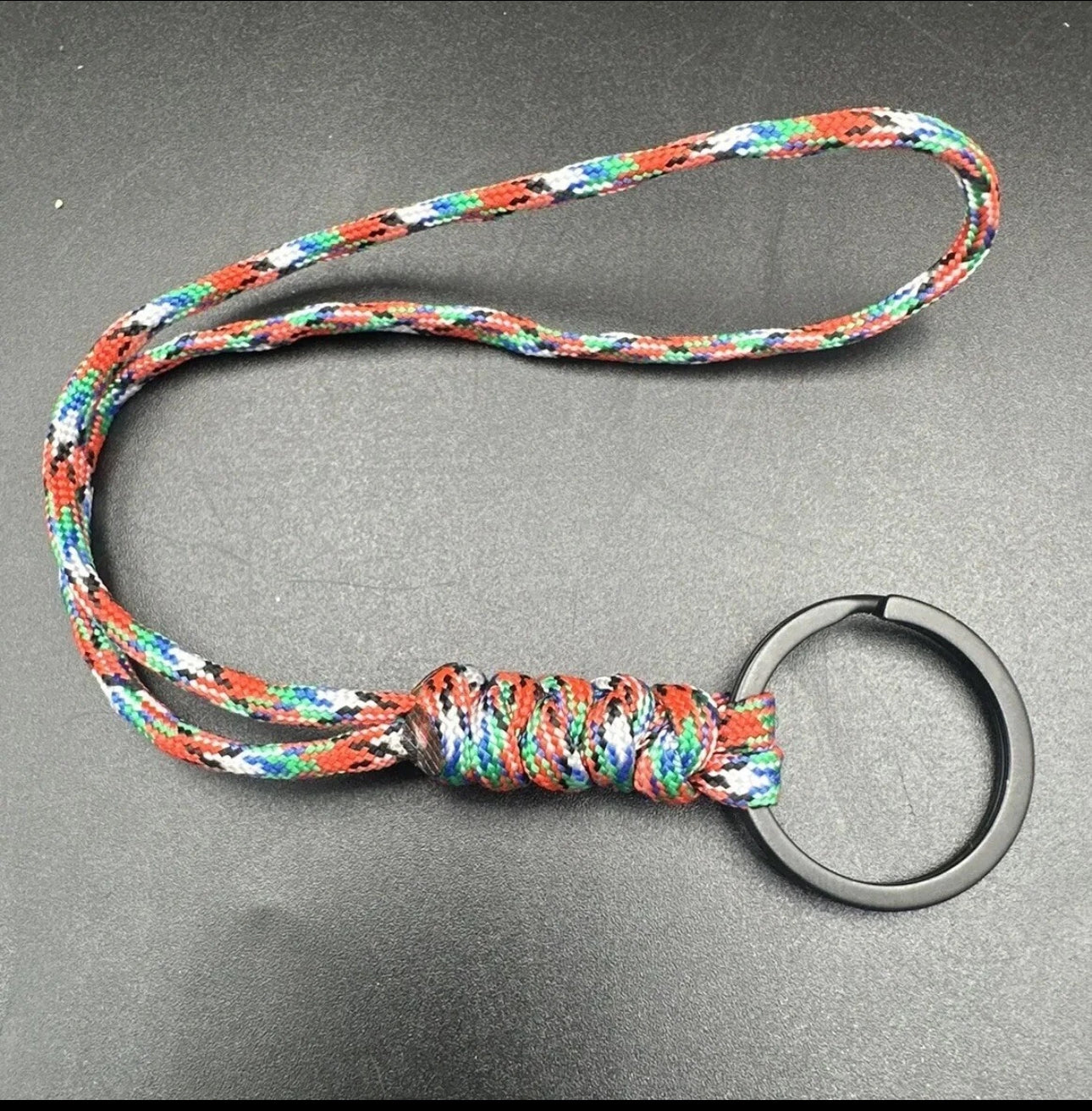 Paracord snake Knott lanyard with black split Ring
