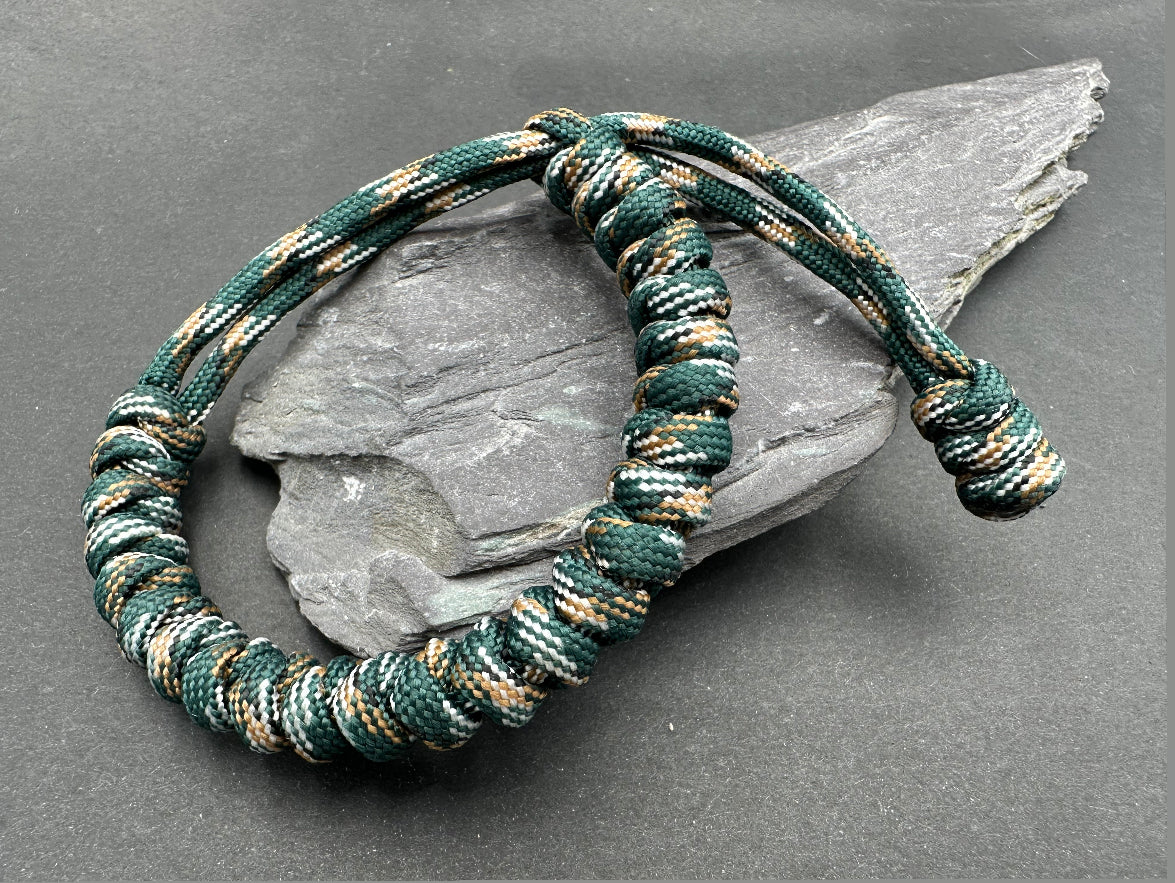 Paracord survival bracelet snake knot
