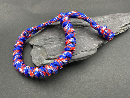 Paracord survival bracelet snake knot