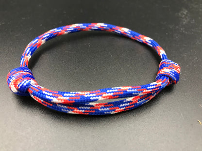 Paracord friendship bracelet in Union Jack coloured Paracord ( blue red white ) 