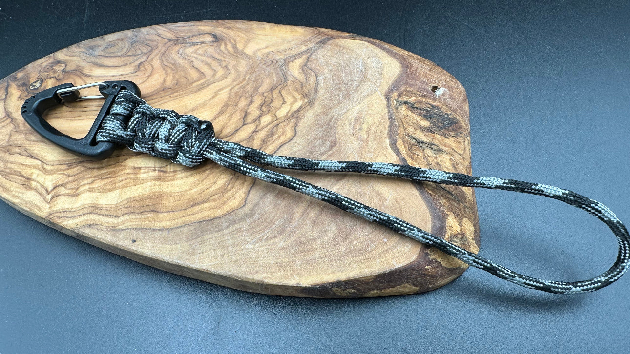 EDC triangular clip Paracord lanyard