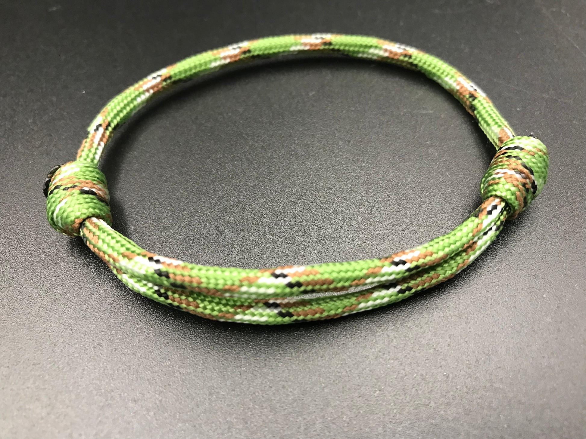Paracord friendship bracelet In forest green camo  light weight and adjustable